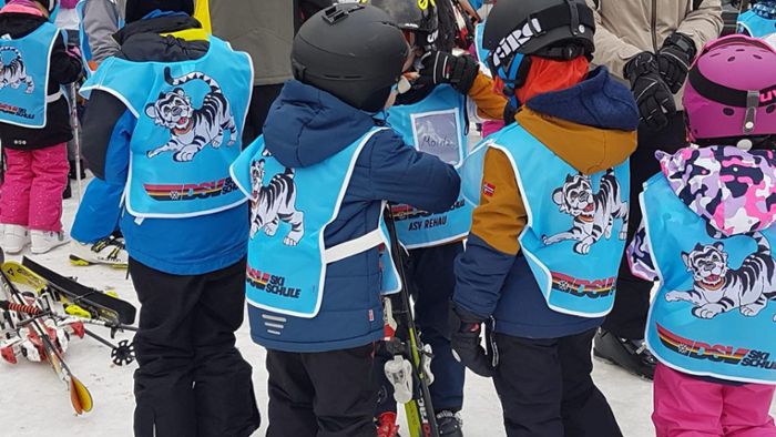 80 Kinder lernen beim ASV Rehau das Skifahren