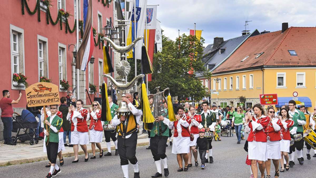 Volks- und Wiesenfest: Kirchenlamitz marschiert im Takt zum Fest
