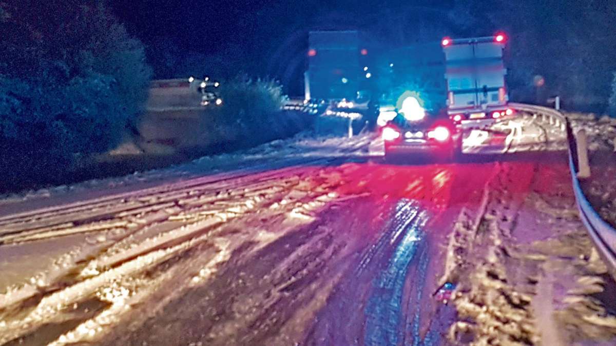 Fichtelgebirge: Wintereinbruch überrascht Fahrer