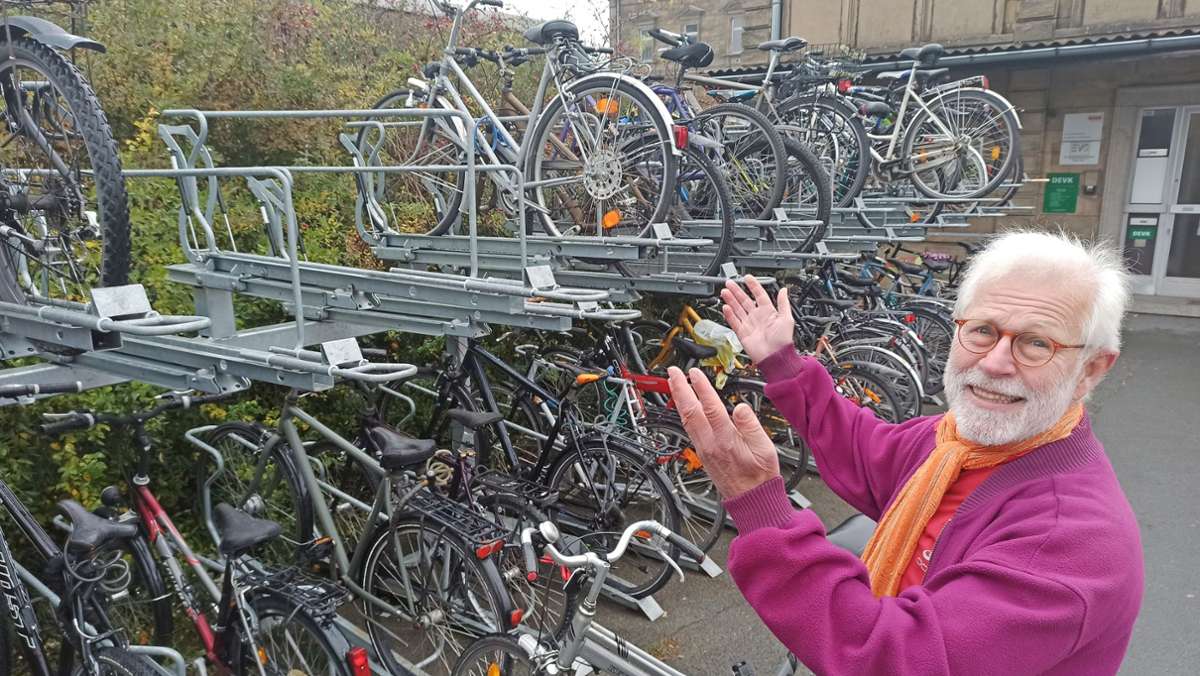 Hofer Hauptbahnhof: Dach über Fahrräder rückt näher
