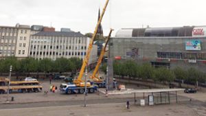 Kassel lässt umstrittenen documenta-Obelisken abbauen
