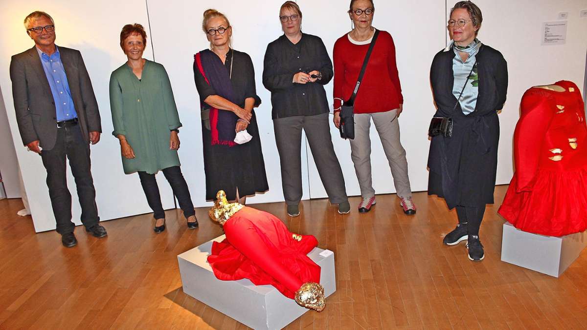 Oberfränkisches Textilmuseum: Aus einem simplen Kleid entsteht Kunst