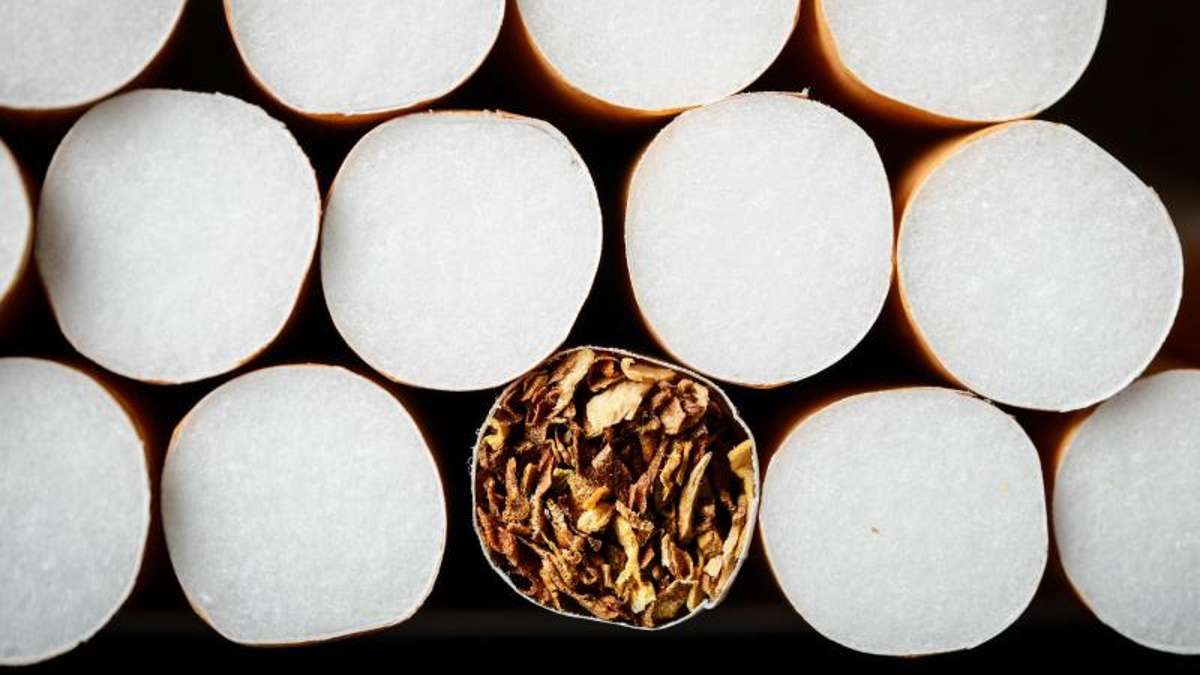 Hof: Schmuggelware in Berg: Zoll findet fast 18.000 Zigaretten in Postpaketen