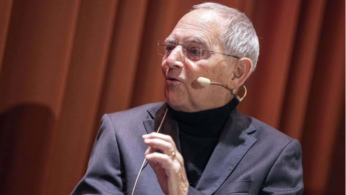Wolfgang Schäuble blickte im voll besetzten Kinosaal auf sein politisches Leben zurück, das eng mit der deutschen Geschichte verknüpft ist.