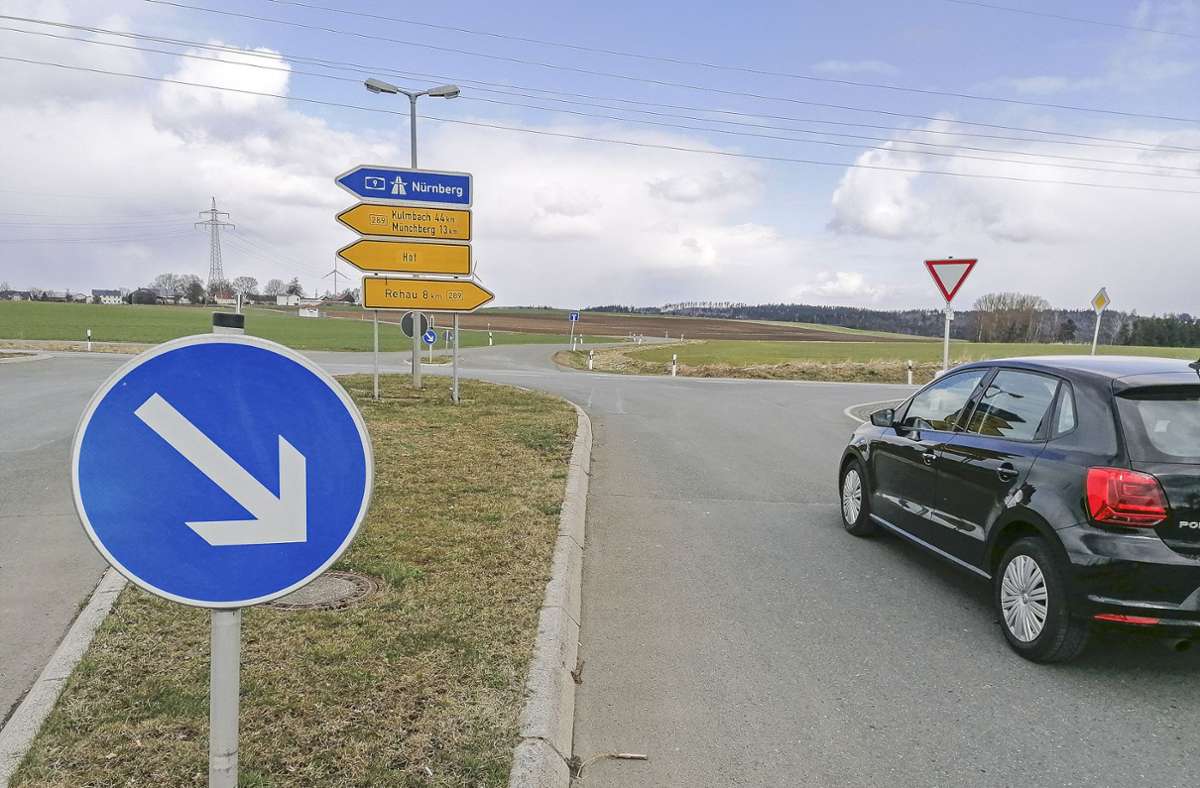Die Kreuzung B 289 – Industriestraße bleibt ein Streitpunkt: Die Stadt will einen Kreisverkehr, das staatliche Bauamt eine Ampel Foto: Gödde