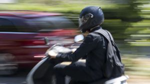 Polizei überwältigt betrunkenen Rollerfahrer