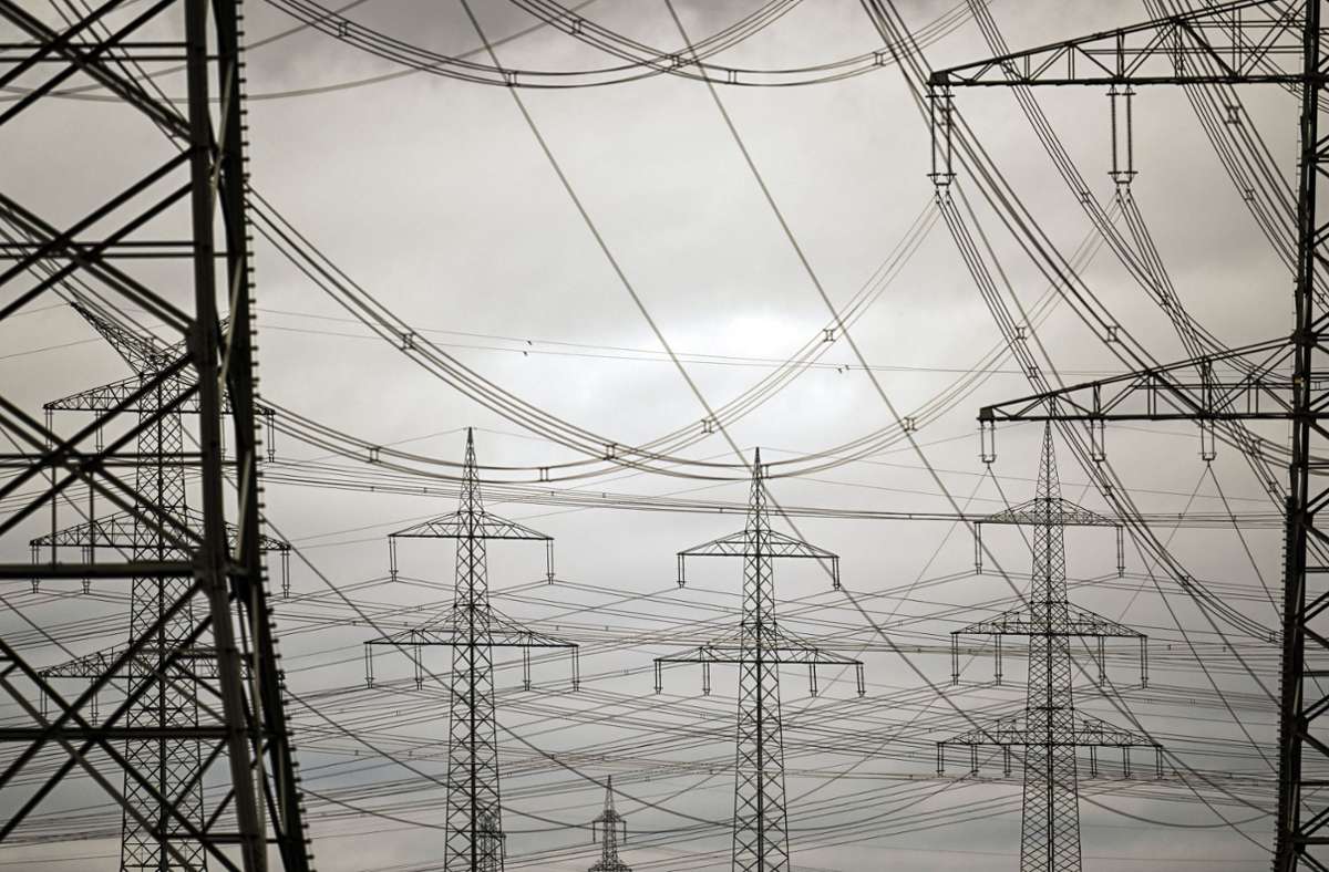 Wirtschaftsverbände dringen auf eine vorgezogene  Abschaffung der EEG-Umlage, um die Strompreise zu senken. Foto: dpa/Federico Gambarini