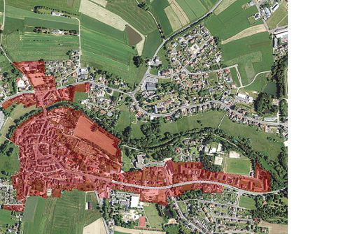 Das Augenmerk der Untersuchungen für das neue städtebauliche Konzept richtet sich auf die rot eingefärbten Bereiche. Foto: /Planwerk