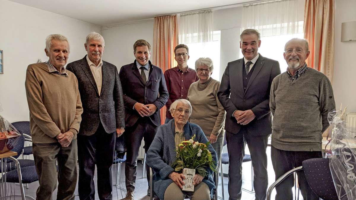 Liselotte Löffler feiert 100. Geburtstag: Mit Humor in die nächsten 100
