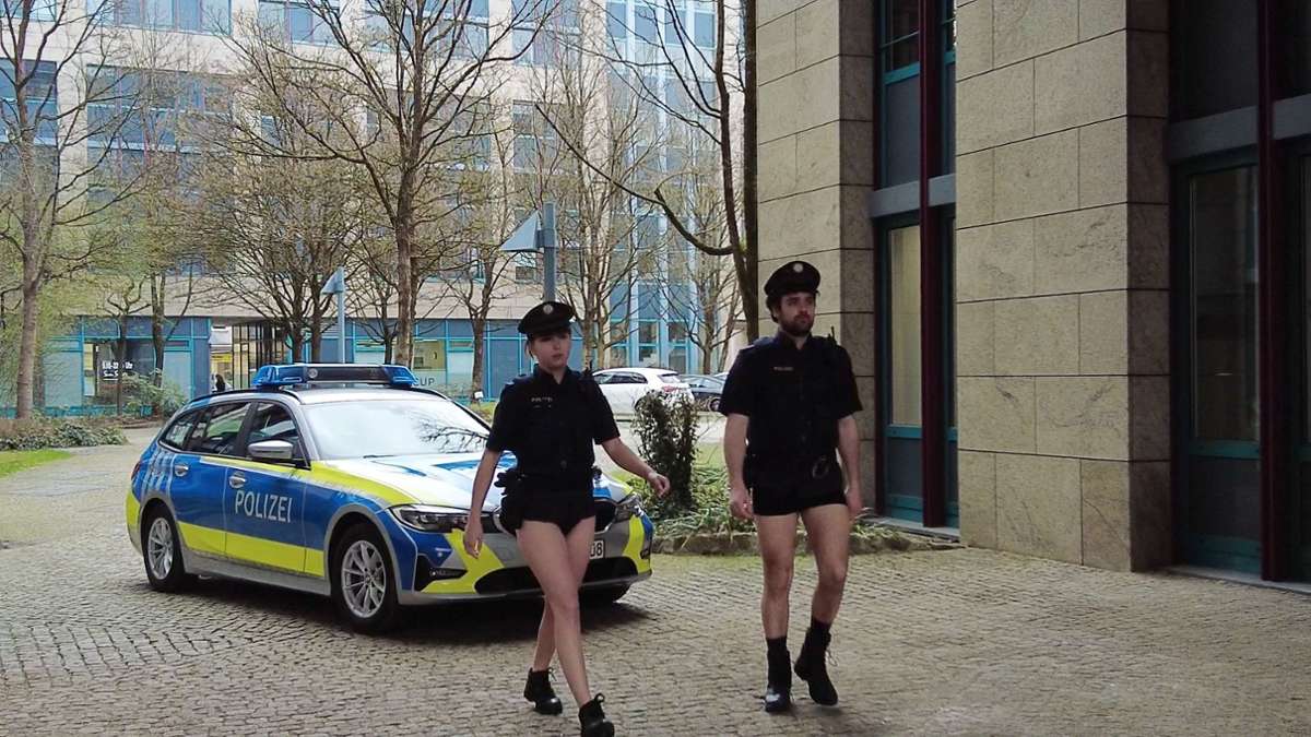 Bayern: Polizei bekommt wieder Hosen – allmählich