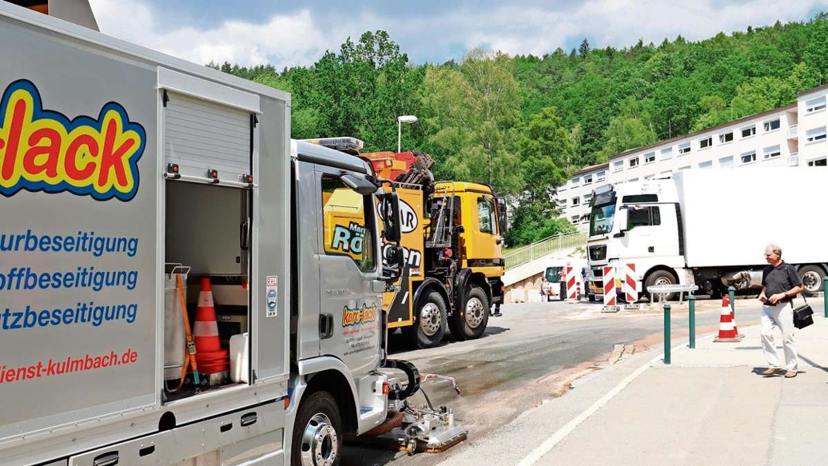 Kulmbach: Diesel ergießt sich auf Fahrbahn