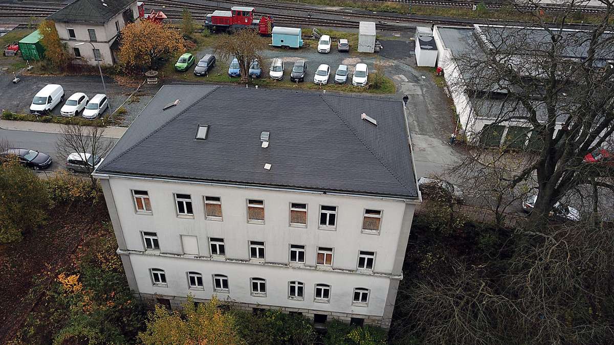 Hof: Altes Hofer Bahngebäude wird versteigert