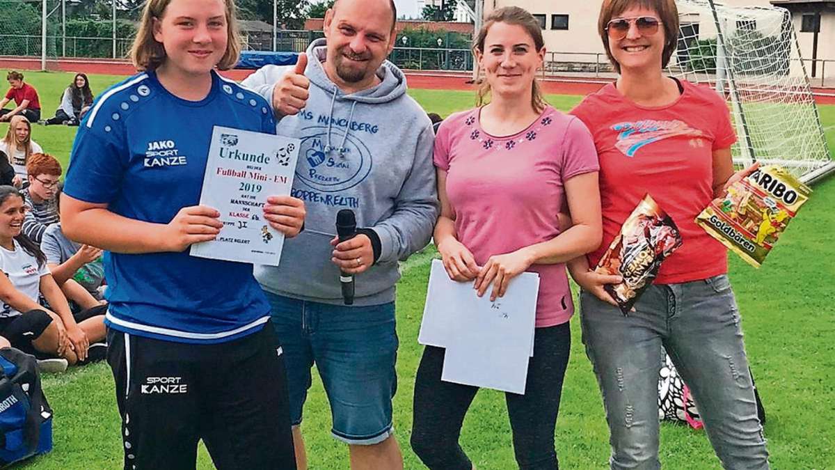 Münchberg: Mittelschule richtet Mini-Fußball-WM aus