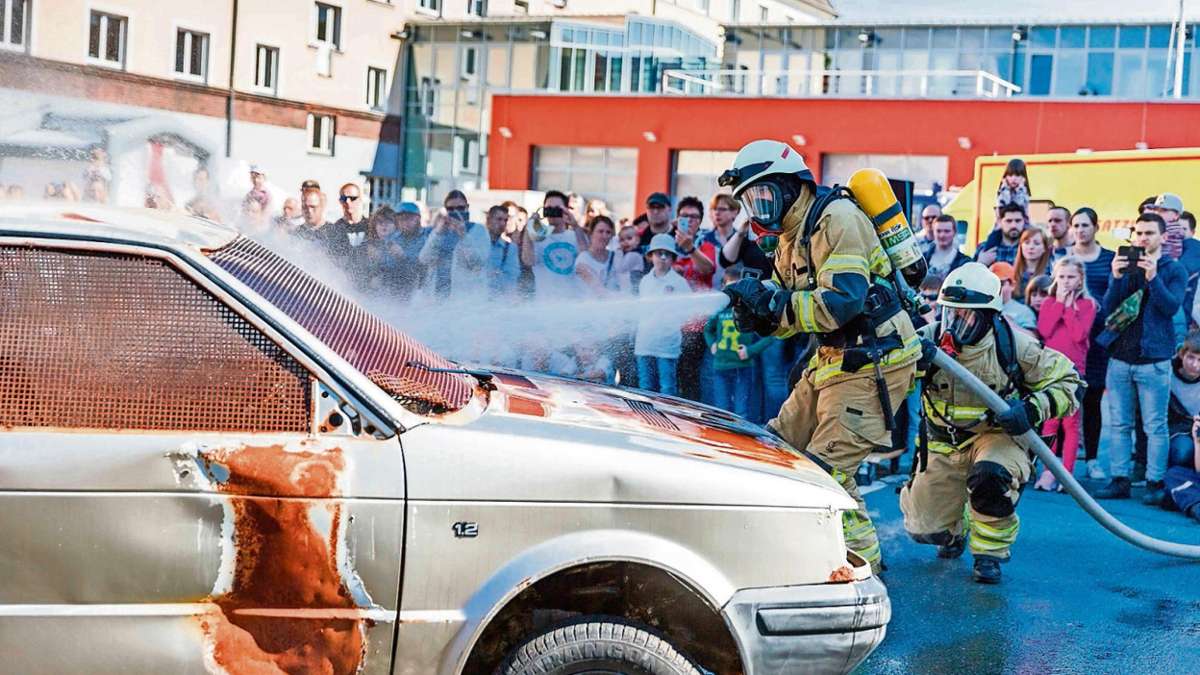 Hof: Feuerwehr zeigt bei Jubiläumsfest, was sie kann