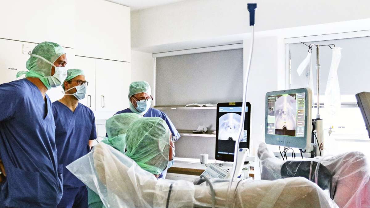 Roboter-Technik: Marktredwitzer Urologe lehrt Operationsmethode