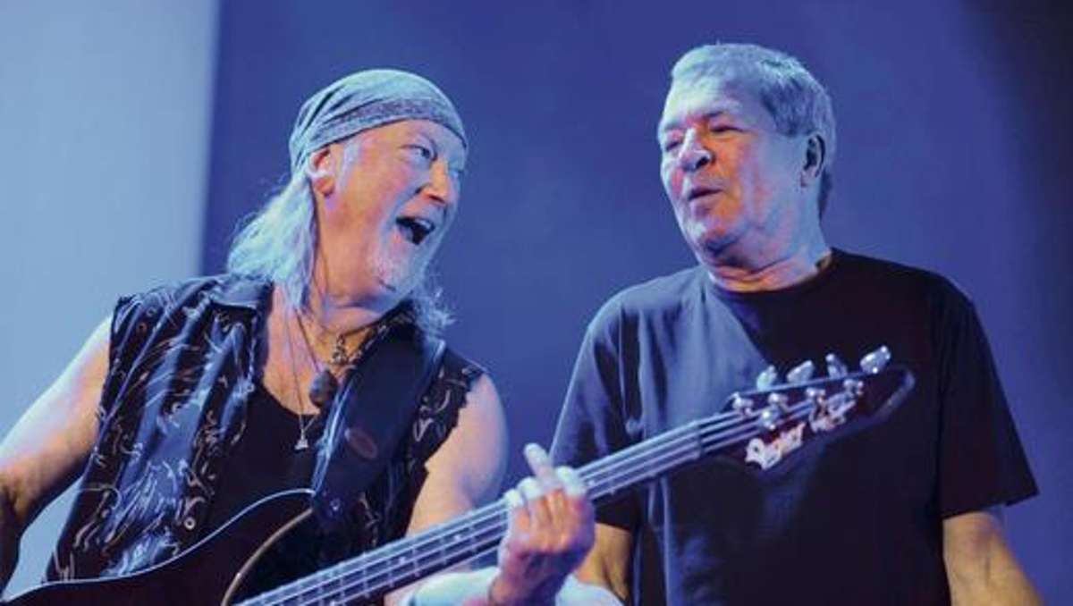 Kunst und Kultur: Deep Purple in Nürnberg: Grandiose Soli auf stockdunkler Bühne