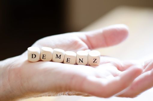 Demenz, Alzheimer, Gedächtnisverlust-symbolisch Foto: js-photo - stock.adobe.com