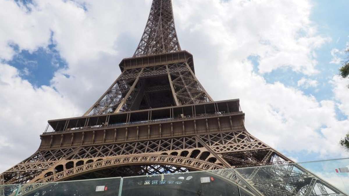 Kunst und Kultur: Original-Wendeltreppe des Eiffelturms für 169.000 Euro versteigert