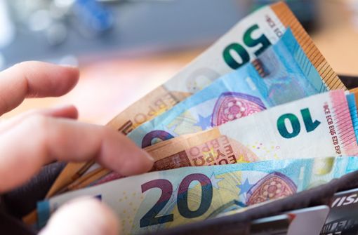 502 Euro Bürgergeld bekommen Alleinstehende pro Monat. Foto: /dpa/Monika Skolimowska