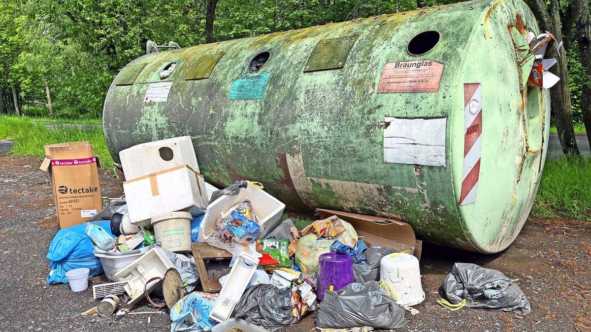 Müllsituation im Landkreis Wunsiedel bessert sich ein wenig: Situation an den Wertstoffcontainern „gefühlt besser“
