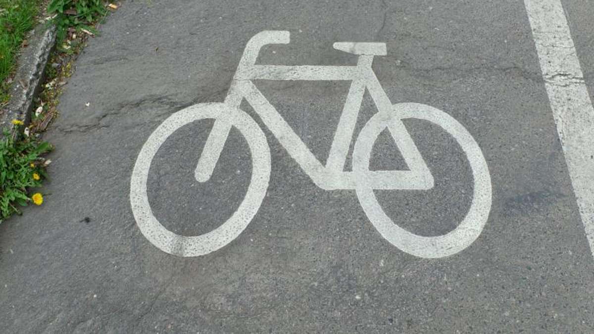 Wunsiedel: Schwerer Unfall in Wunsiedel: Rentner stürzt mit E-Bike