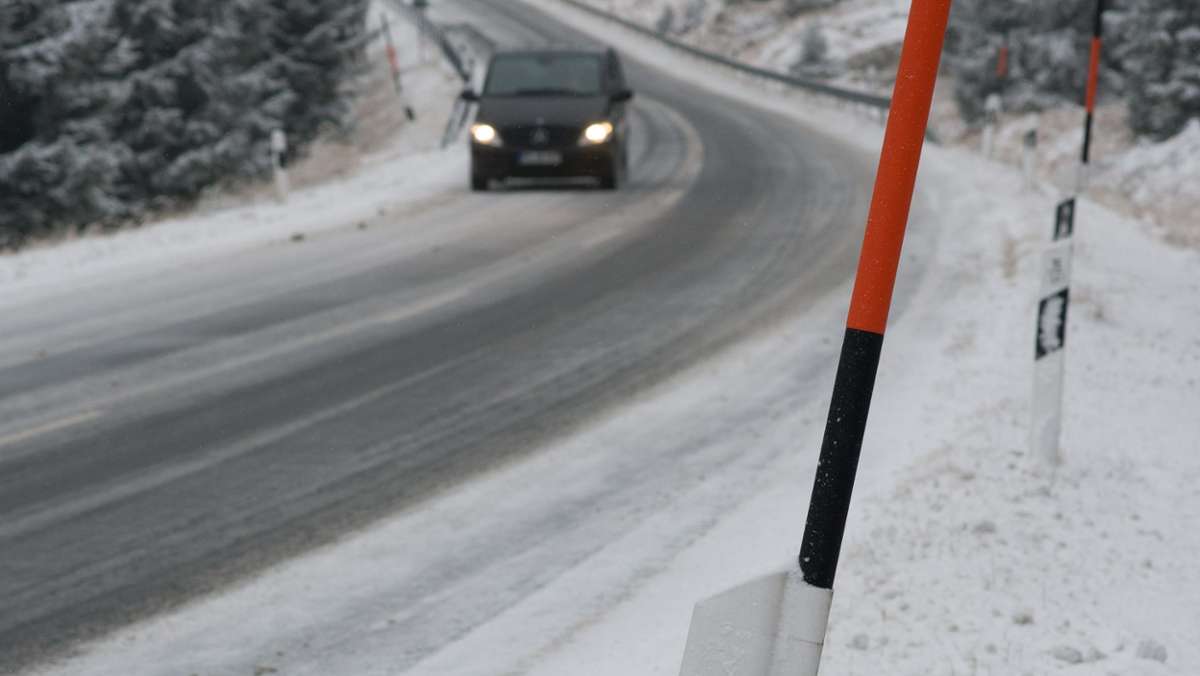 Landkreis Hof: Unbekannte beschädigen Schneestangen