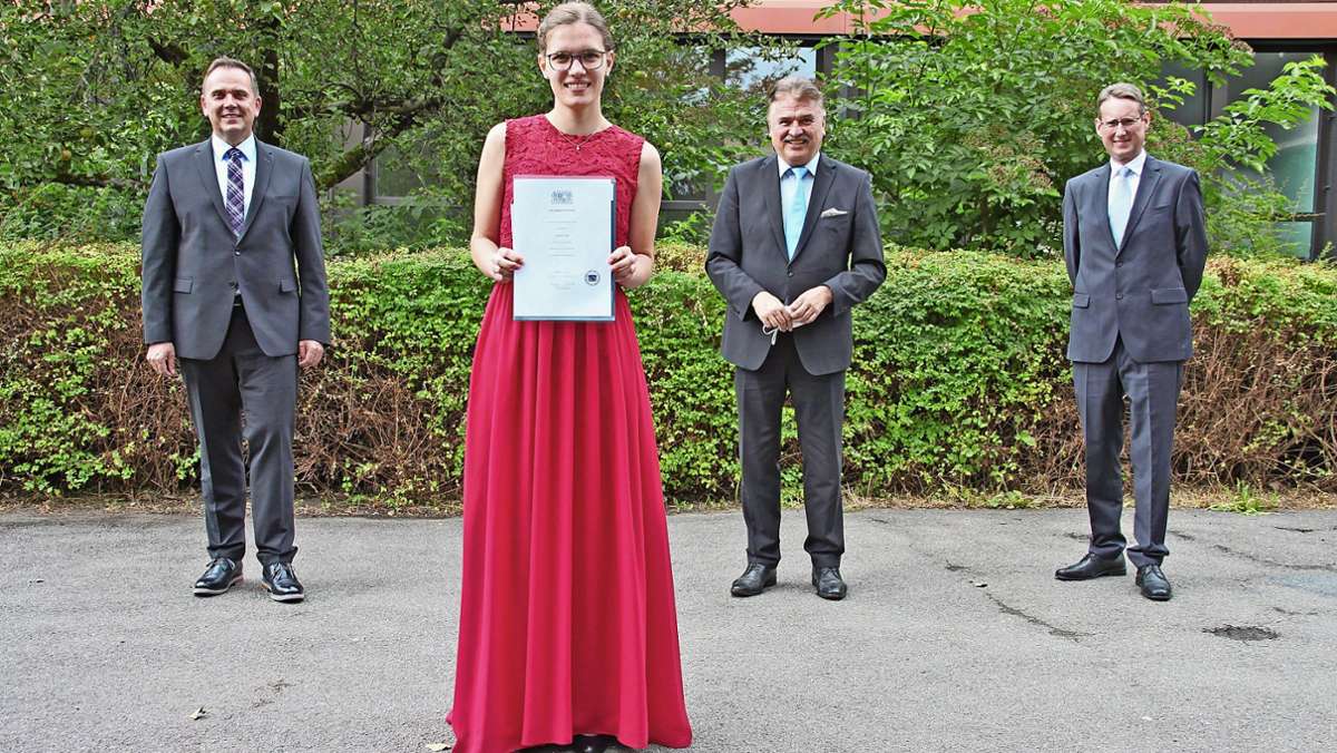 Wirtschaftsschule Neuenmarkt: Staatspreis für Anna Greim