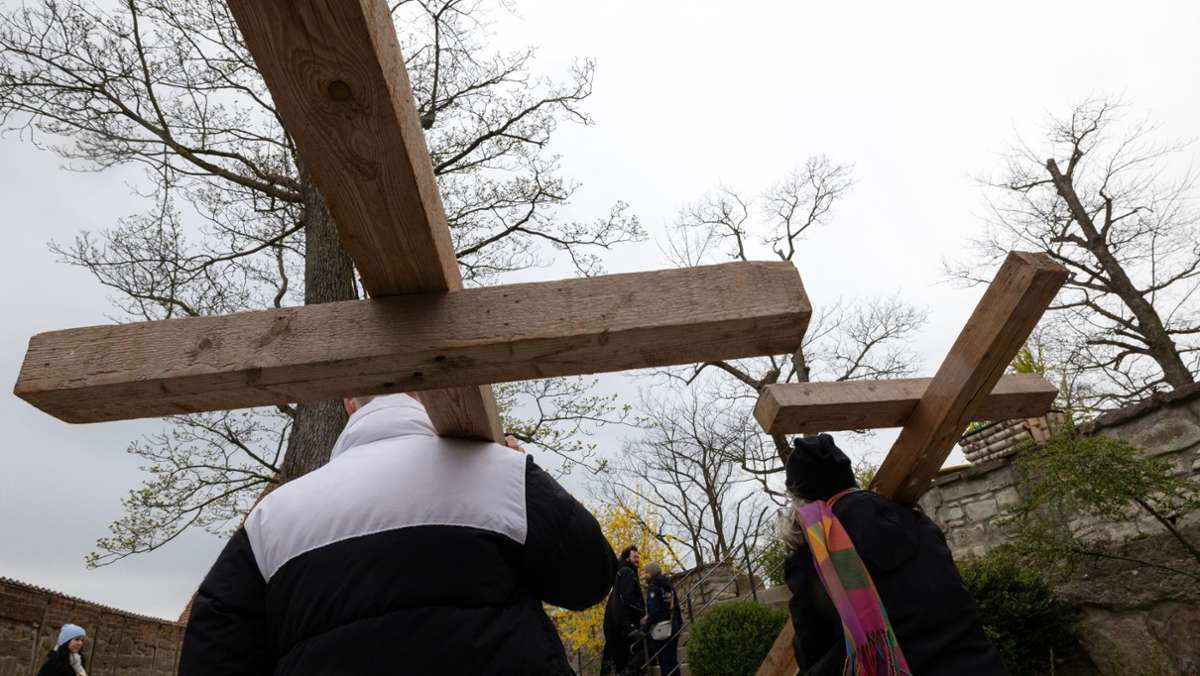 Kirche: Christen feiern Ostern: Bischöfe rücken Frieden in den Fokus
