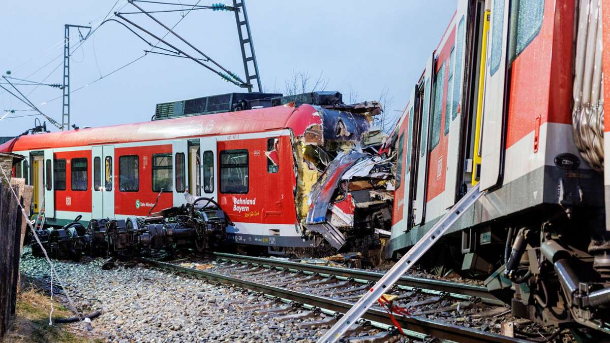 S-Bahn-Unfall in Oberbayern: Beide Lokführer bei Zusammenstoß schwer verletzt