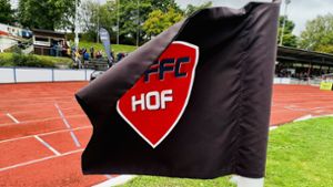 Fußball-Testspiel: FFC Hof  mit  voller Kapelle nach Erfurt