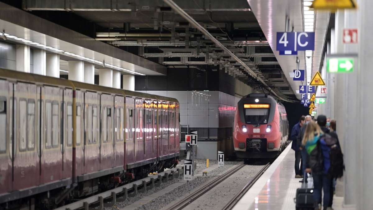 Corona und die Bahn: Fahrgäste wünschen sich  automatische Zugtüren