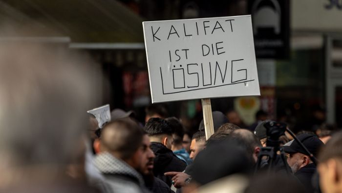 Nach Islamisten-Demo: Ruf nach Kalifat strafbar machen?