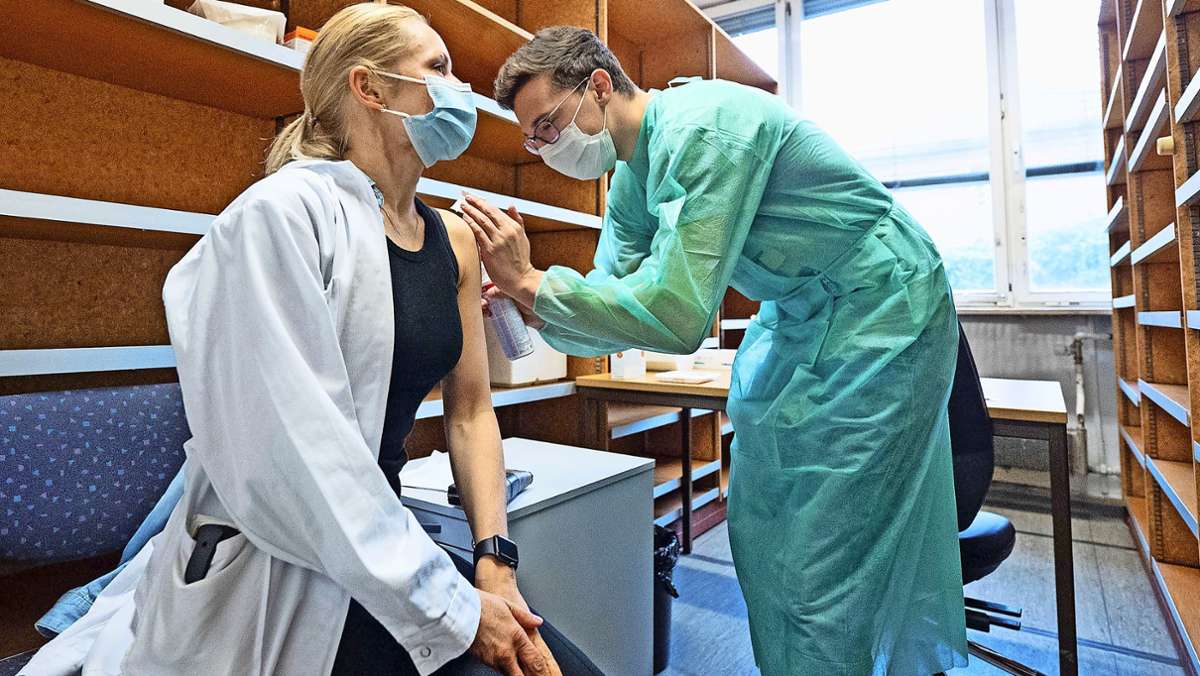 Corona-Pandemie: Pflege fordert Impflicht für alle