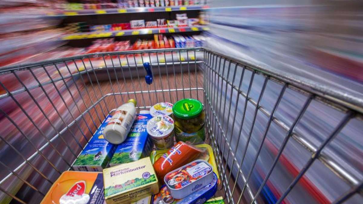 Naila: Vor Supermarkt: Schnaps-Dieb bedroht Verkäufer mit Messer