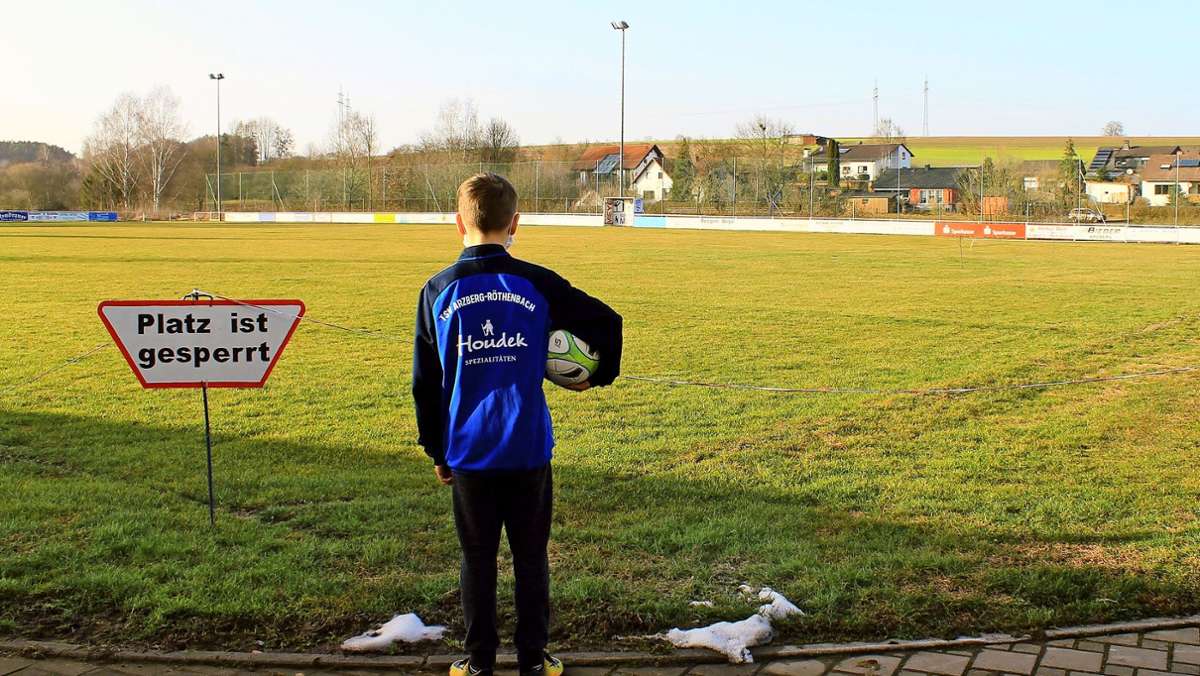 Jugend-Kicker in der Krise: Sehnsucht nach Fußball und  Freunden