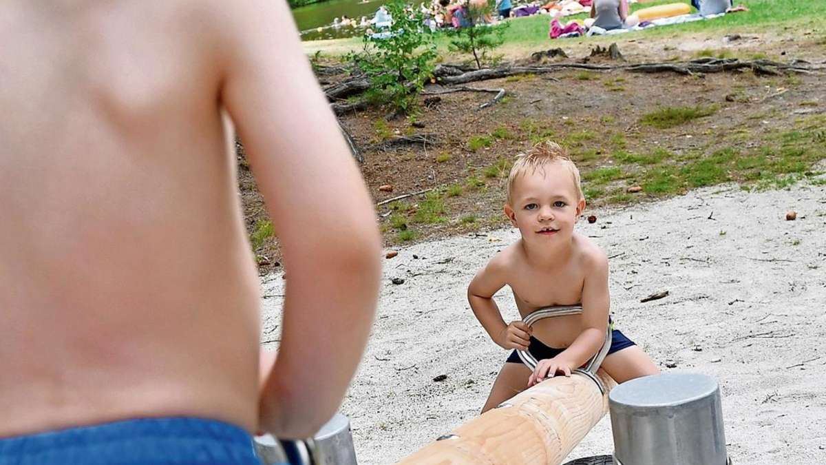 Selb: Holzwippe für kleine Badegäste
