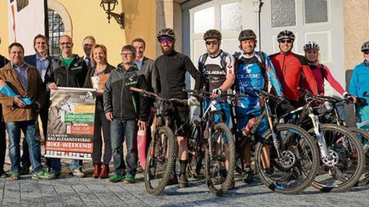 Fichtelgebirge: Biker brettern über Schlossterrassen