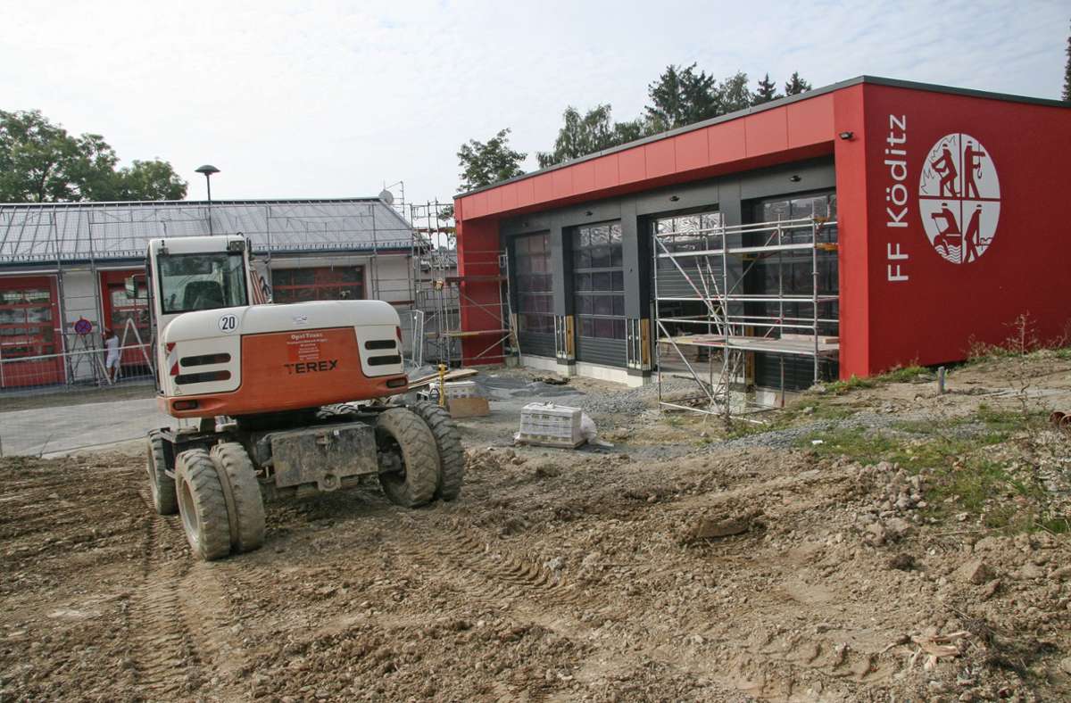 Am neuen Köditzer Feuerwehrhaus laufen die Innenarbeiten. Foto: Sabine Gebhardt
