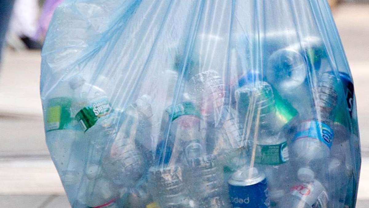 Hof: Am hellichten Tag: Schüler stehlen 500 Pfandflaschen