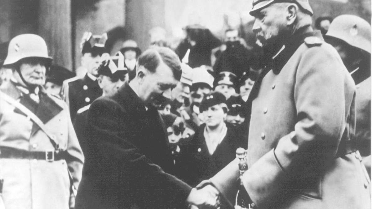 Kunst und Kultur: Hitlerbiograf Ullrich: Demokratie kann aus den Angeln gehoben werden