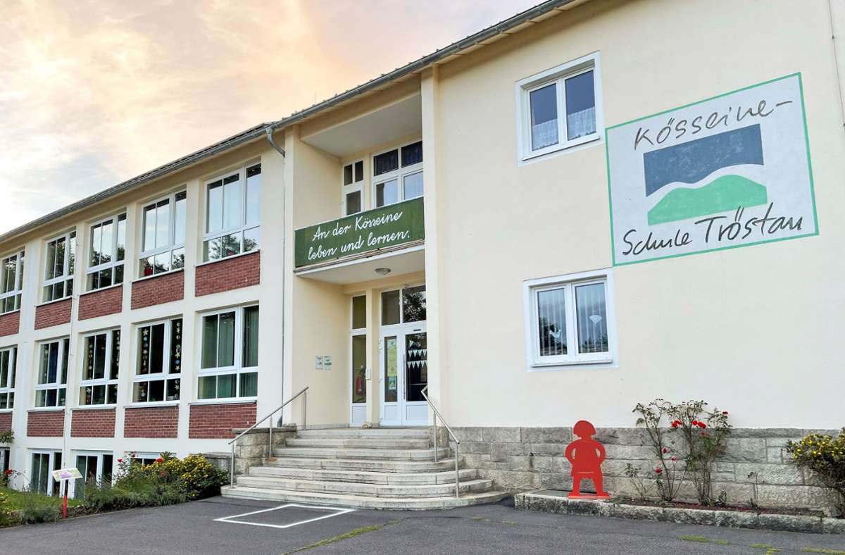 In der  Kösseine-Schule Tröstau  stehen umfangreiche Sanierungen an. Die waren jetzt auch Thema im Gemeinderat. Foto: Scharf
