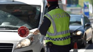 Polizei setzt Fahrverbote in Tirol durch