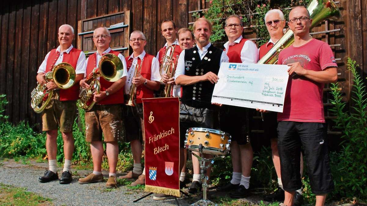 Hof: Band spendet Volksfest-Gage