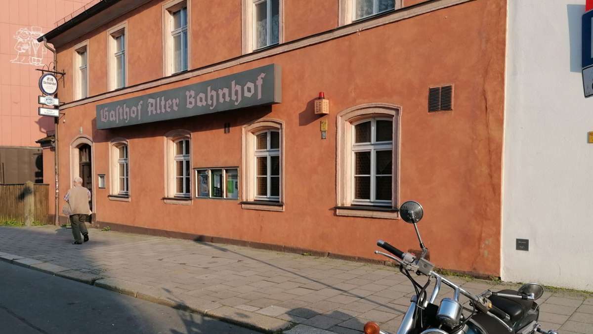 Hofer Kult-Kneipe: Alter Bahnhof steht zum Verkauf