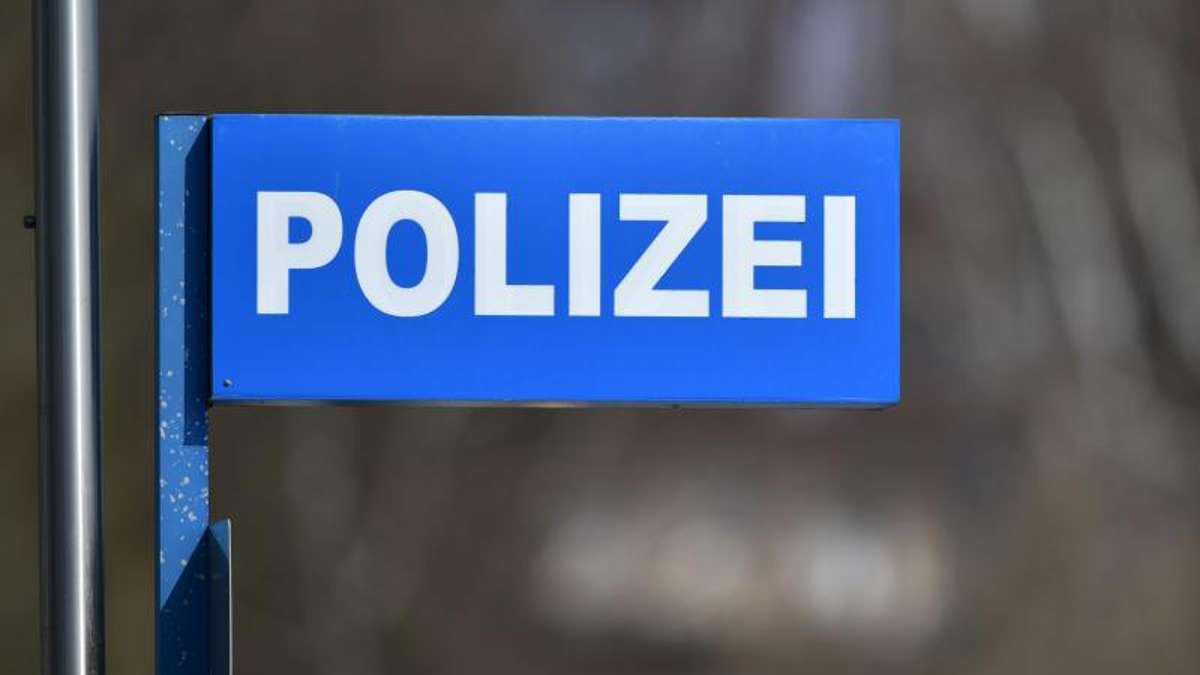 Naila: Schwarzenbach am Wald: Unbekannter fährt Schülerin an - Polizei sucht rotes Auto