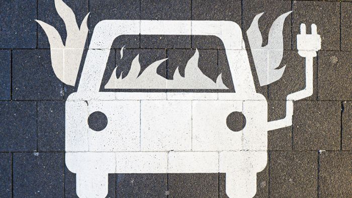 Feuerwehr gibt Auskunft: Sind E-Autos brandgefährlich?