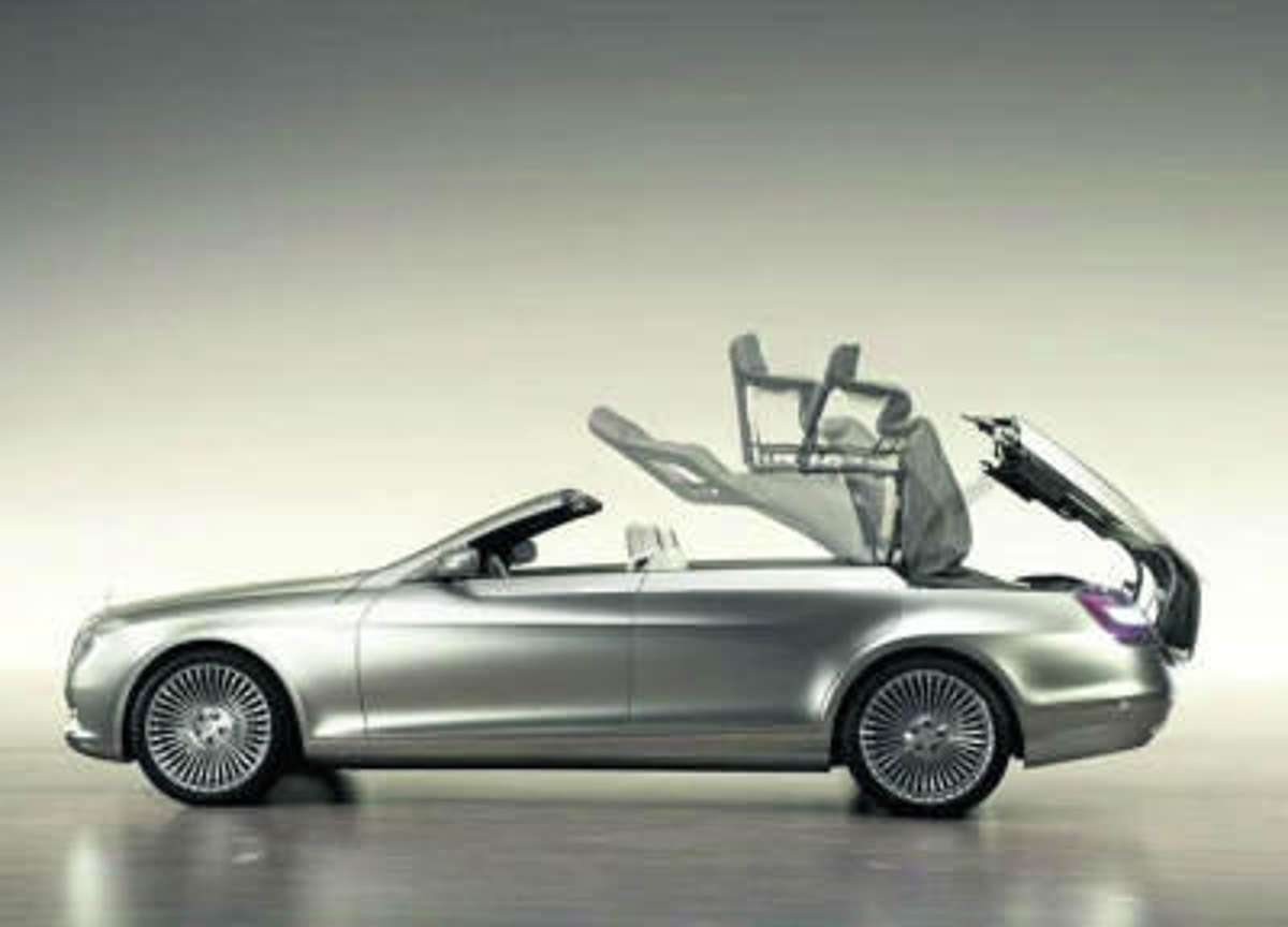 Ein Beispiel für das Kreativ-Potenzial der Region: Das Verdeckantriebssystem für dieses Show-Car-Cabriolet von Mercedes Benz, vorgestellt bei der 100. Internationalen Auto-Show in Detroit, ist ein Produkt des Selber Unternehmens Rausch & Pausch