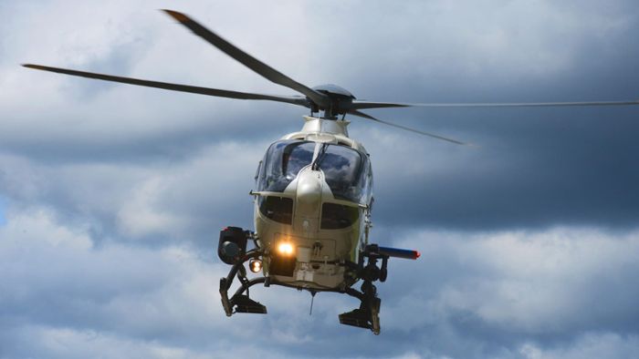 Polizei sucht mit Hubschrauber nach Autodieben