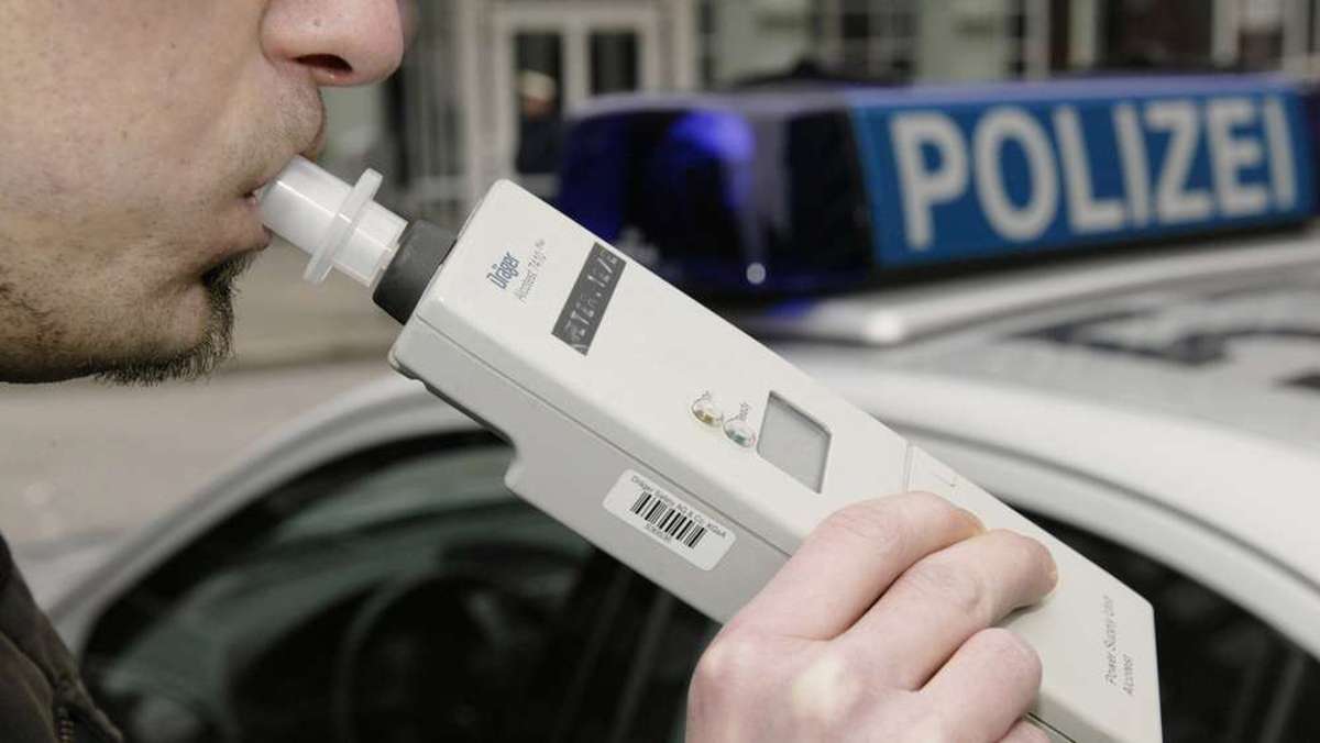Volkmannsgrün: Unbelehrbar: Polizei stoppt betrunkenen Paketfahrer gleich zweimal