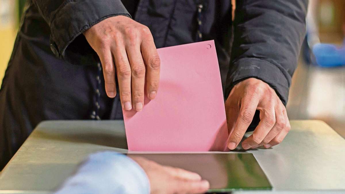 Hof: Schmierenkomödie: Adelt kritisiert Wahlkreis-Pläne